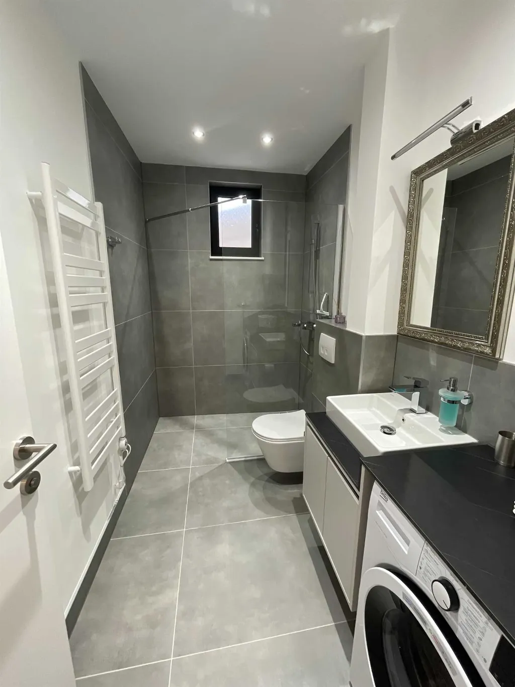 Two-Bedroom Apartment with Balcony in Mostar