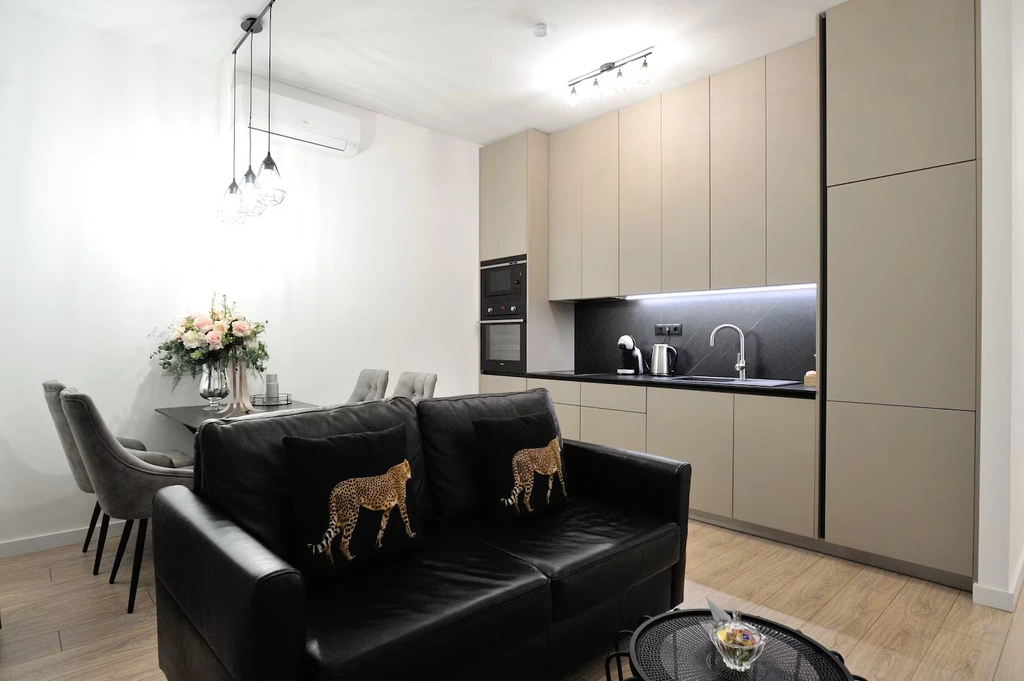 Two-Bedroom Apartment with Balcony in Mostar
