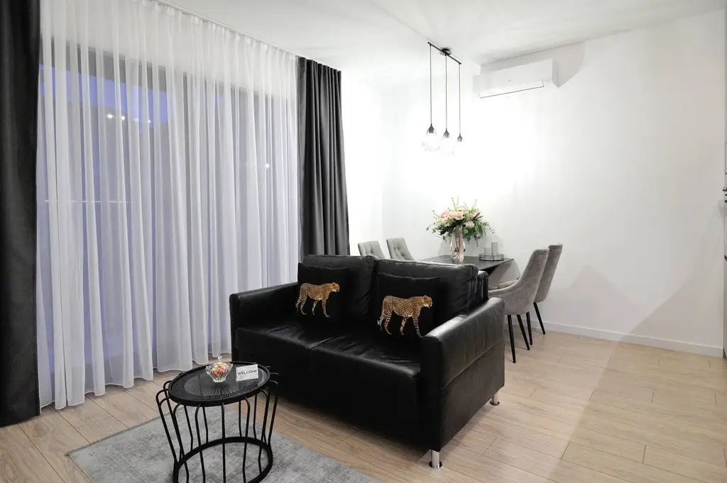 Two-Bedroom Apartment with Balcony in Mostar