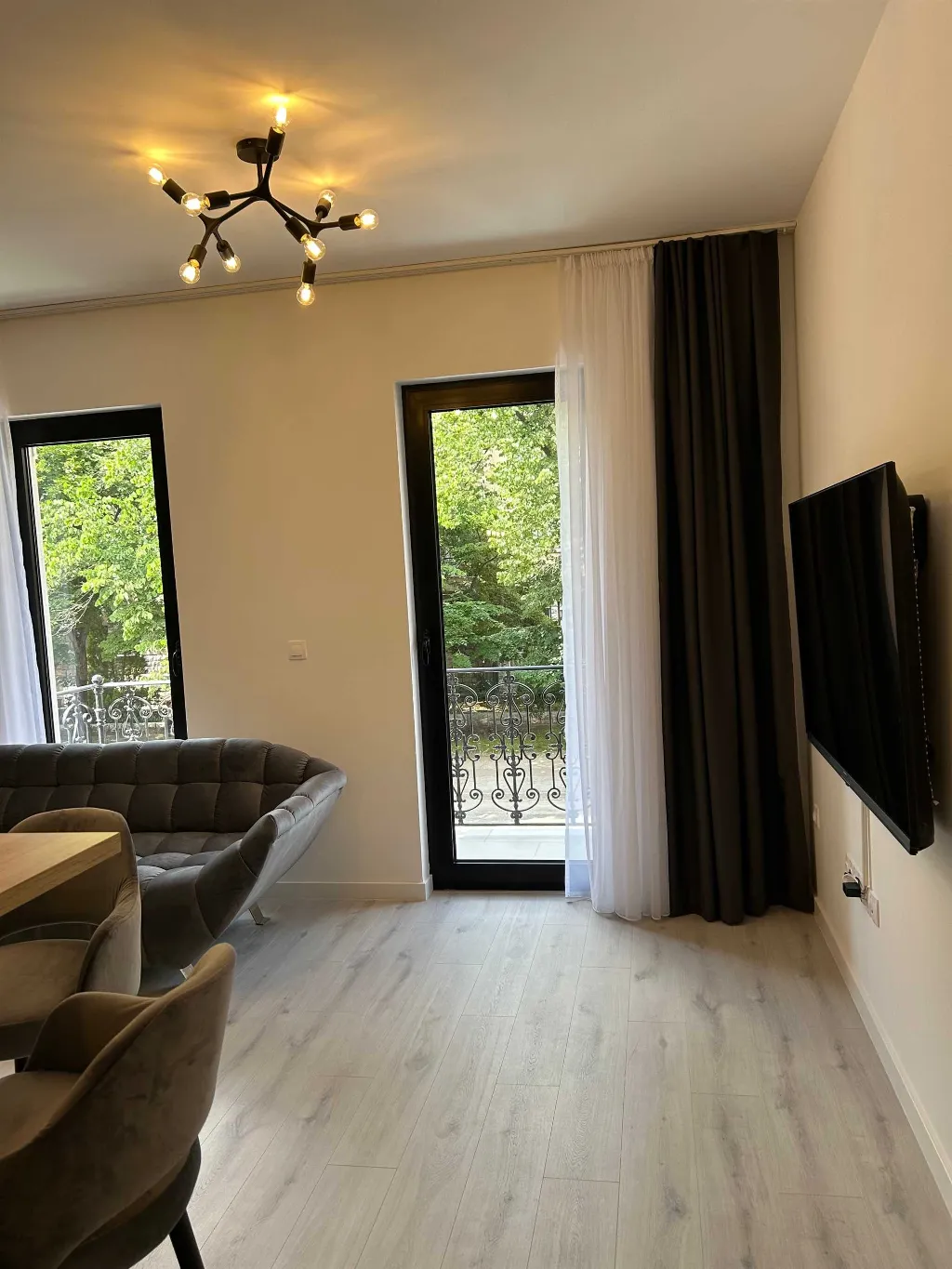 Two-Bedroom Apartment in Mostar with Balcony & A/C