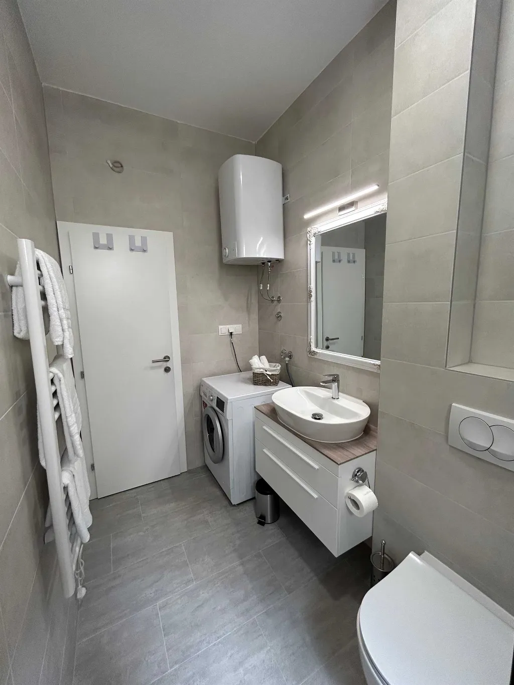 Two-Bedroom Apartment in Mostar with Balcony & A/C