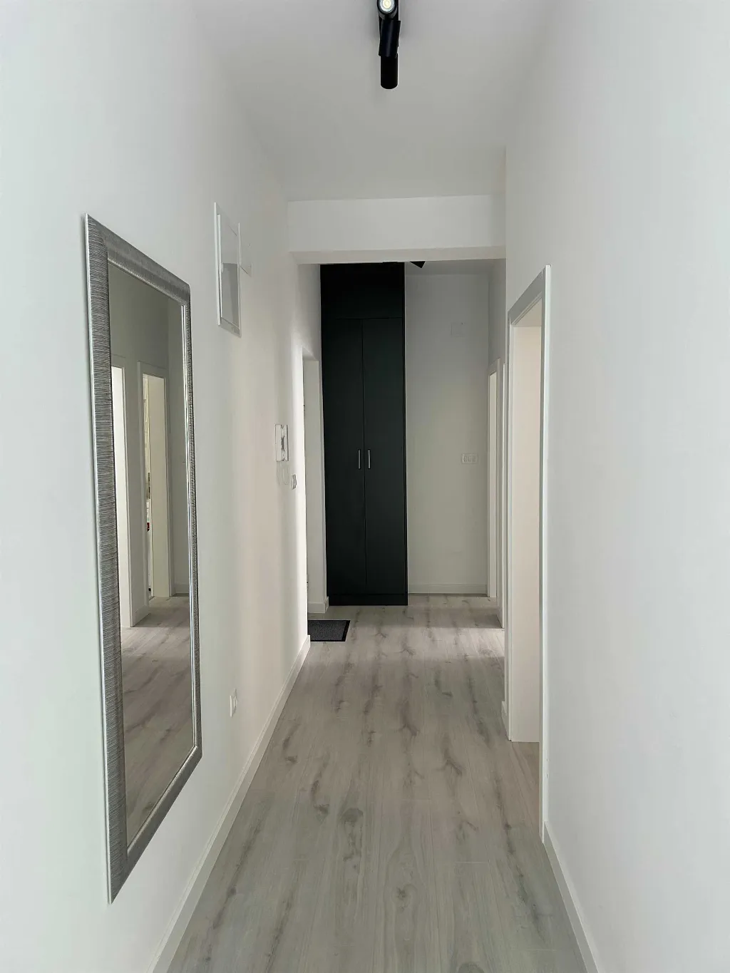 Two-Bedroom Apartment in Mostar with Balcony & A/C
