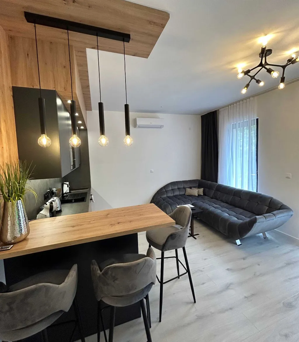Two-Bedroom Apartment in Mostar with Balcony & A/C
