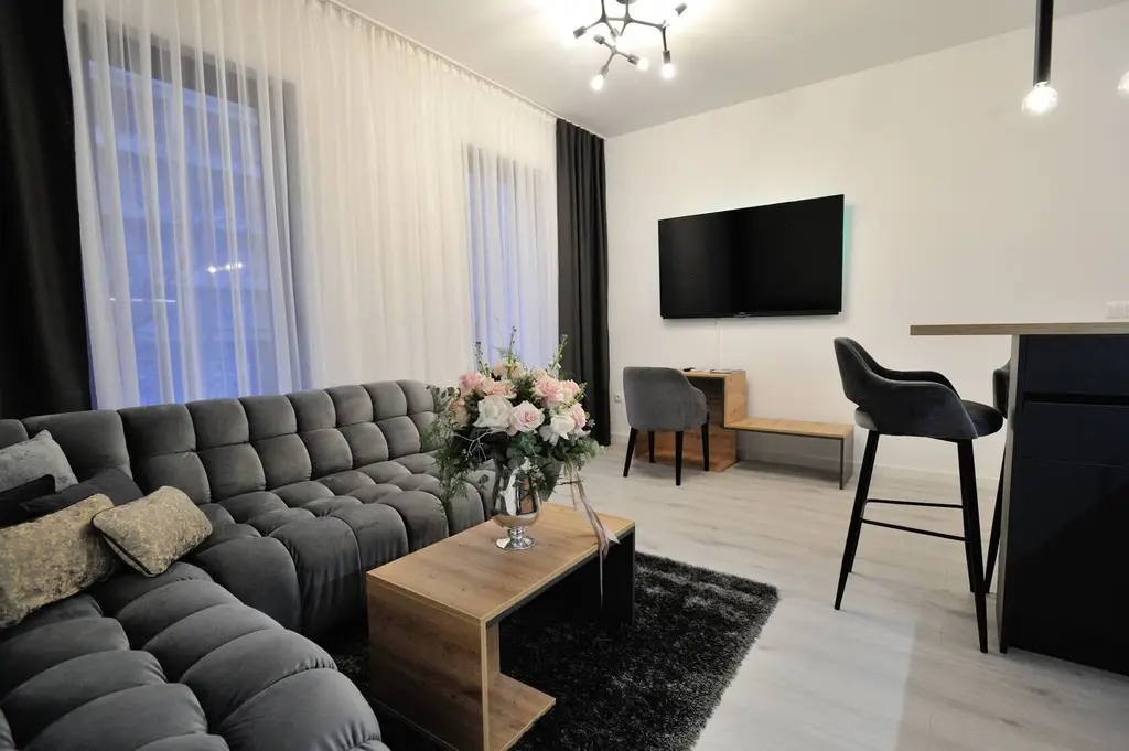 Two-Bedroom Apartment in Mostar with Balcony & A/C