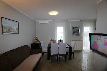 Apartment in Silo (Krk) for Up to 5 Guests