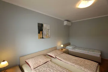 Apartment in Silo (Krk) for Up to 5 Guests