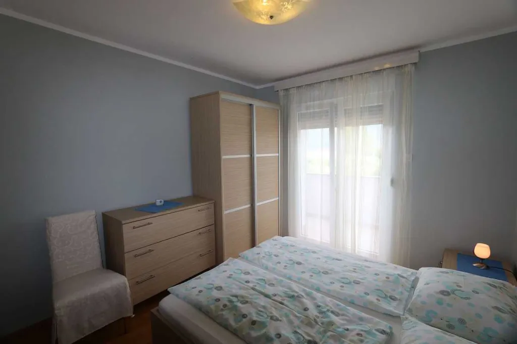 Apartment in Silo (Krk) for Up to 5 Guests