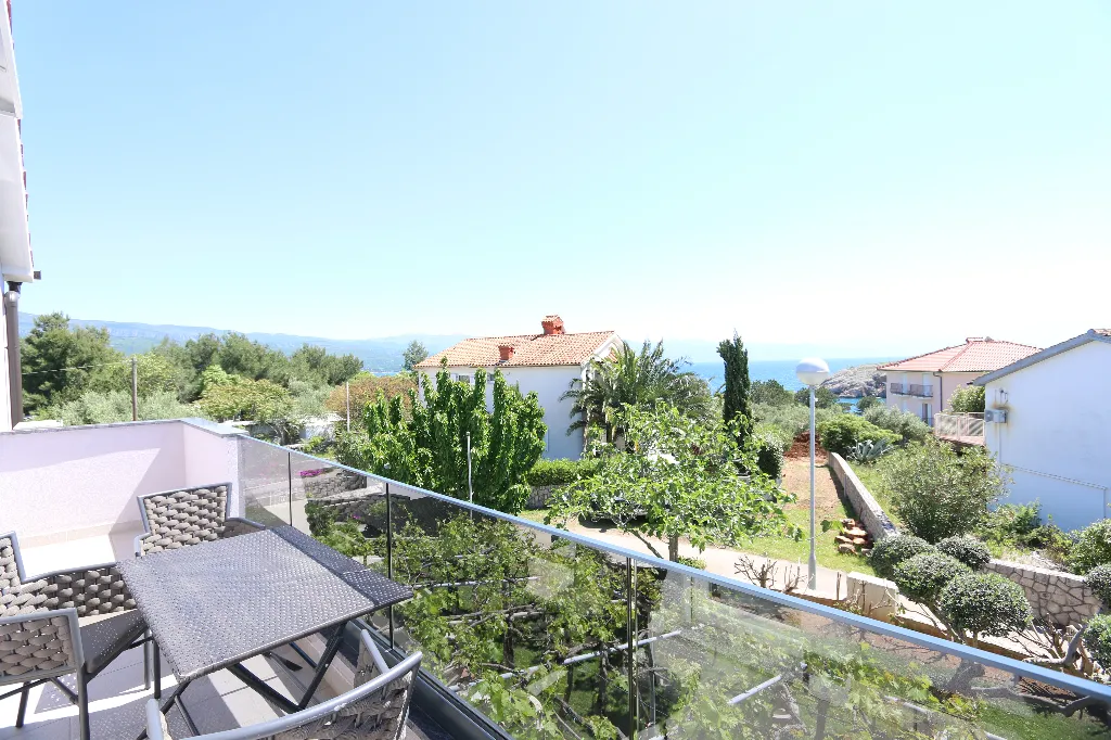 Apartment in Silo (Krk) for Up to 5 Guests