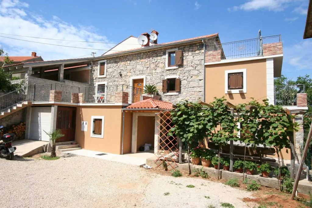 Silo Island Krk Apartment with Sea View for 7