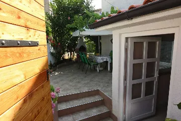 Apartment in Klimno for 4 Guests with Terrace