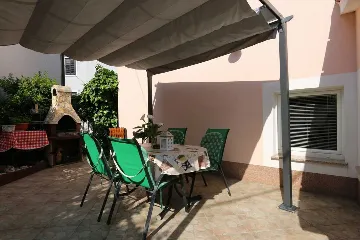 Apartment in Klimno for 4 Guests with Terrace