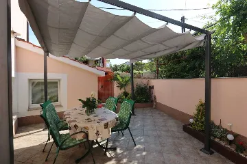 Apartment in Klimno for 4 Guests with Terrace