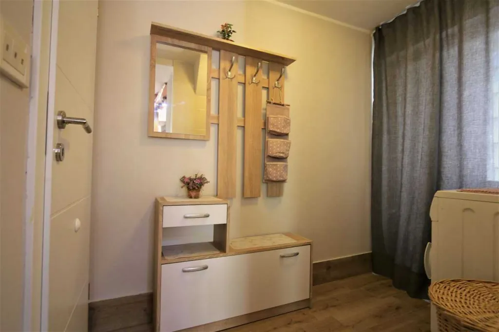 Apartment in Klimno for 4 Guests with Terrace