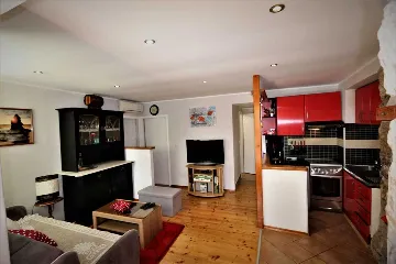 Apartment in Klimno for 4 Guests with Terrace