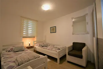 Apartment in Klimno for 4 Guests with Terrace