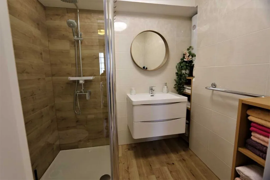 Apartment in Klimno for 4 Guests with Terrace