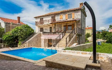 Villa in Klimno for 6 Guests with Outdoor Pool