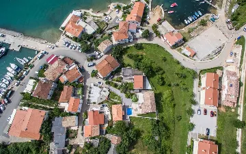 Villa in Klimno for 6 Guests with Outdoor Pool