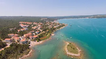 Villa in Klimno for 6 Guests with Outdoor Pool