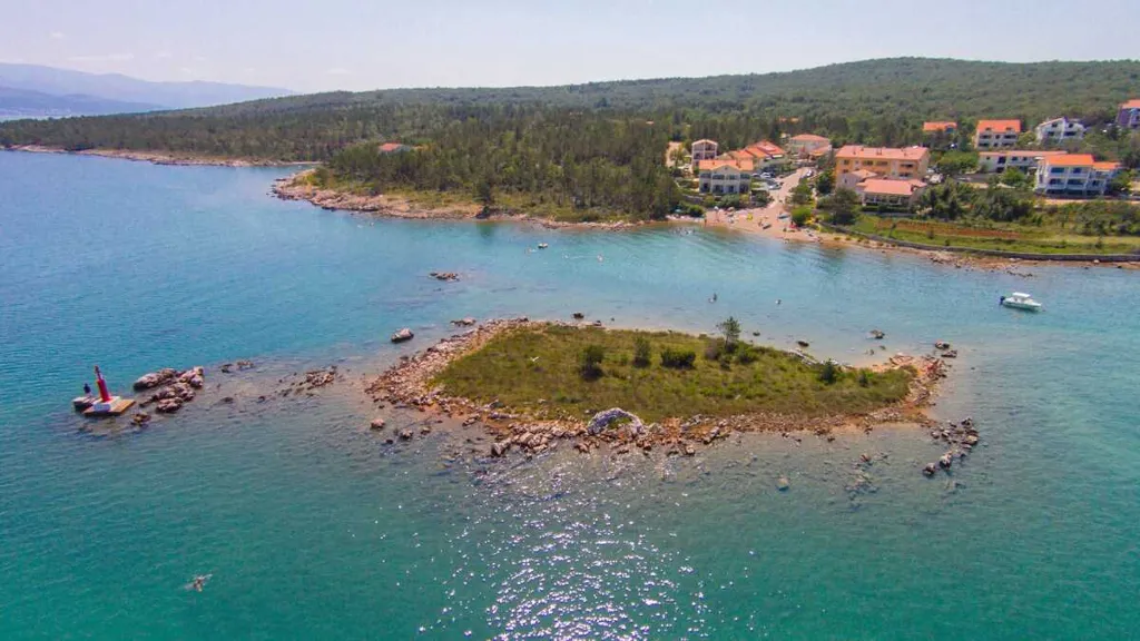 Villa in Klimno for 6 Guests with Outdoor Pool