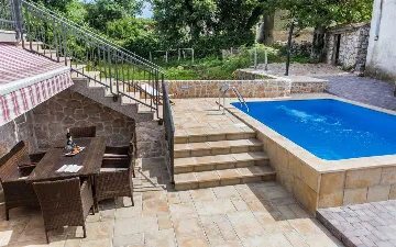 Villa in Klimno for 6 Guests with Outdoor Pool