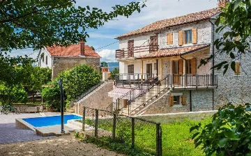 Villa in Klimno for 6 Guests with Outdoor Pool