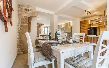 Villa in Klimno for 6 Guests with Outdoor Pool