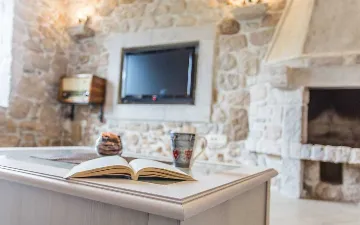 Villa in Klimno for 6 Guests with Outdoor Pool