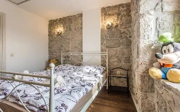 Villa in Klimno for 6 Guests with Outdoor Pool