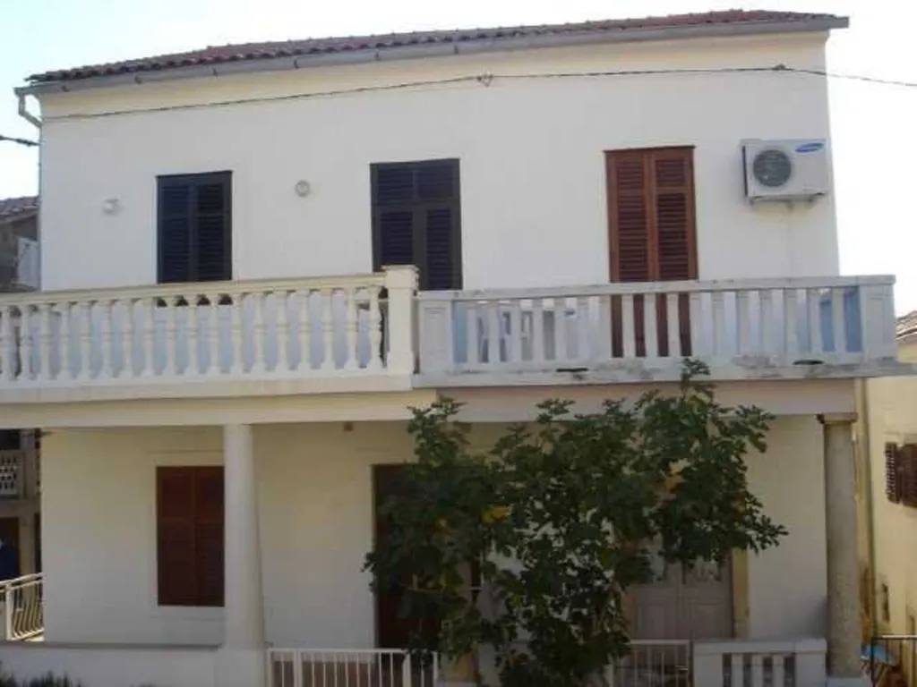 4-Bedroom Apartment in Šilo for Up to 8 Guests