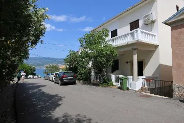 4-Bedroom Apartment in Šilo for Up to 8 Guests