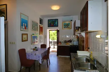 4-Bedroom Apartment in Šilo for Up to 8 Guests