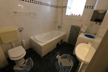 4-Bedroom Apartment in Šilo for Up to 8 Guests