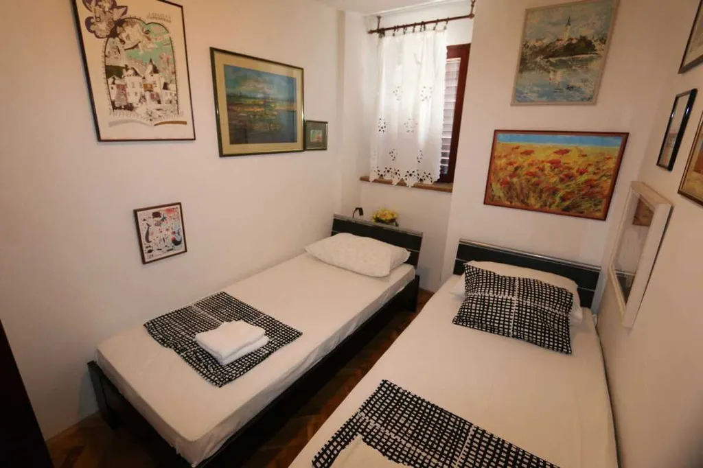 4-Bedroom Apartment in Šilo for Up to 8 Guests