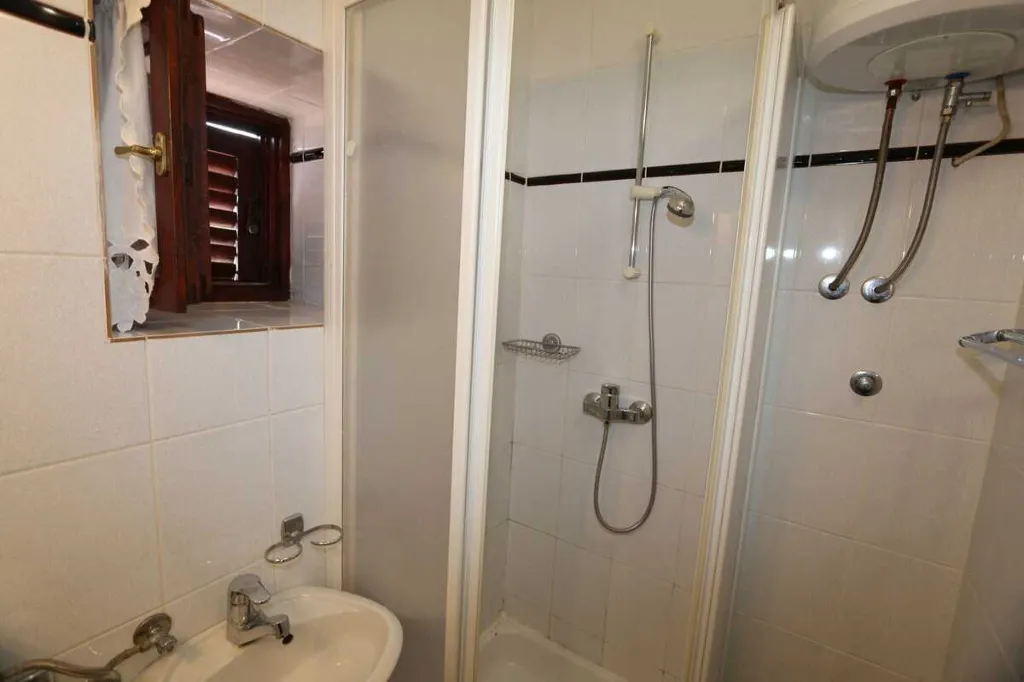 4-Bedroom Apartment in Šilo for Up to 8 Guests