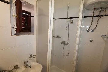4-Bedroom Apartment in Šilo for Up to 8 Guests
