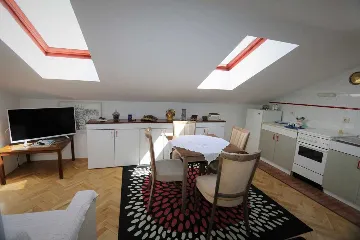 4-Bedroom Apartment in Šilo for Up to 8 Guests