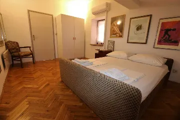 4-Bedroom Apartment in Šilo for Up to 8 Guests