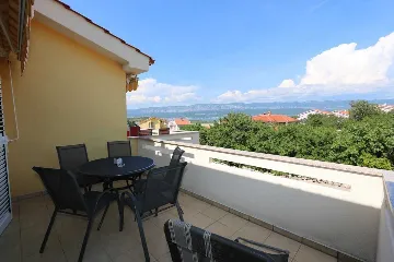 1-Bedroom Apartment in Klimno for Up to 4