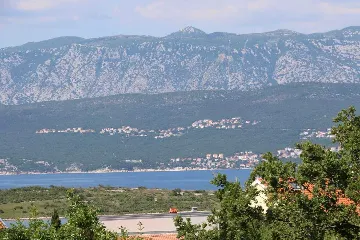 1-Bedroom Apartment in Klimno for Up to 4