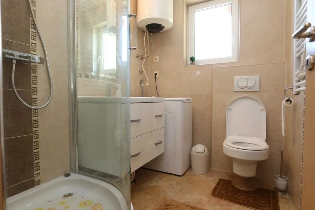 1-Bedroom Apartment in Klimno for Up to 4
