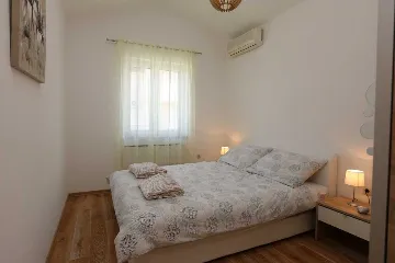 1-Bedroom Apartment in Klimno for Up to 4