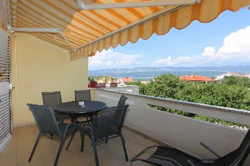 1-Bedroom Apartment in Klimno for Up to 4