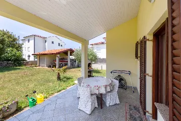 2-Bedroom Apartment in Silo (Island Krk) for 5
