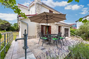 2-Bedroom Apartment in Silo (Island Krk) for 5