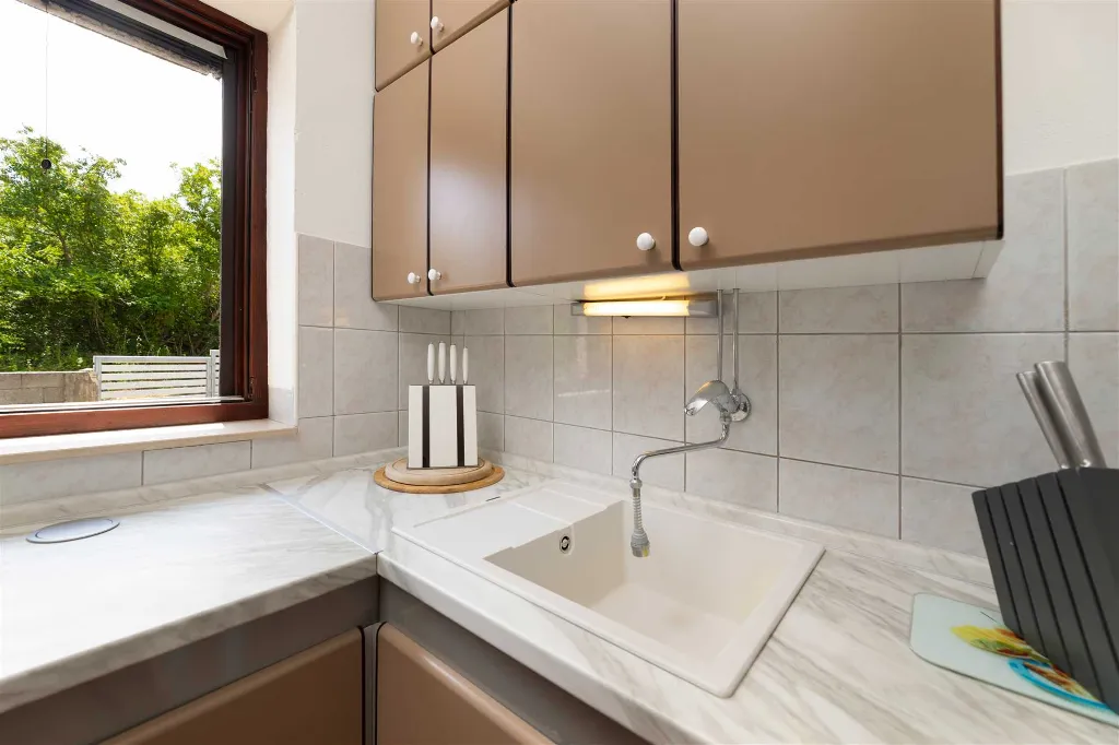 2-Bedroom Apartment in Silo (Island Krk) for 5