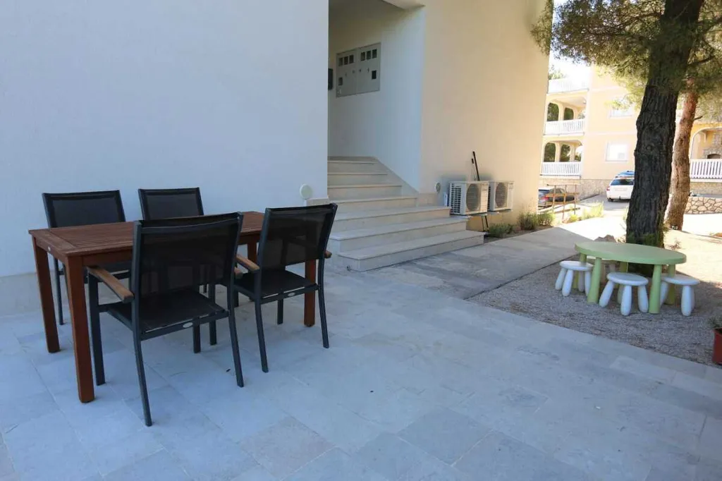 Silo Island Krk 2-Bedroom Apartment for Up to 5
