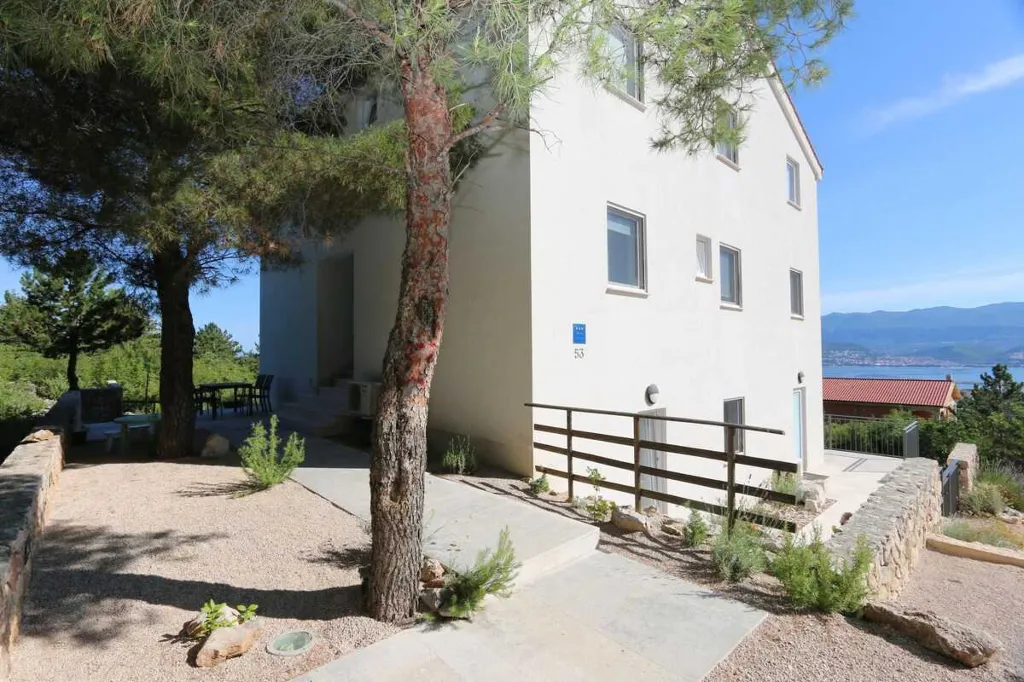 2-Bedroom Apartment in Silo, Island of Krk