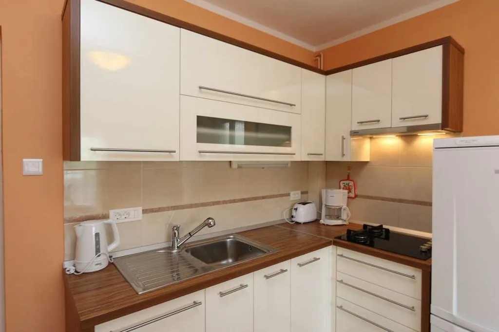 Apartment in Silo (Krk) for up to 3 guests