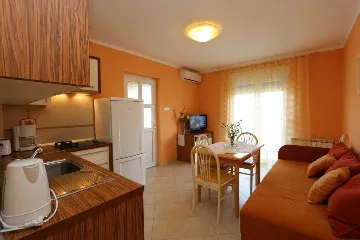 Apartment in Silo (Krk) for up to 3 guests